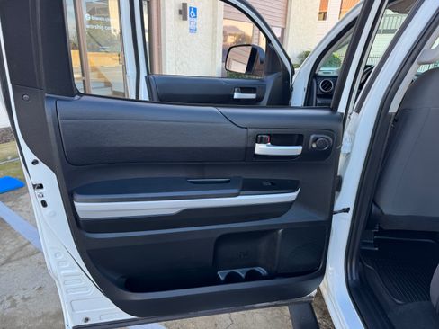 Used 2018 Toyota Tundra SR5 image 27