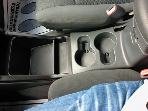 Used 2004 Nissan Frontier XE image 42