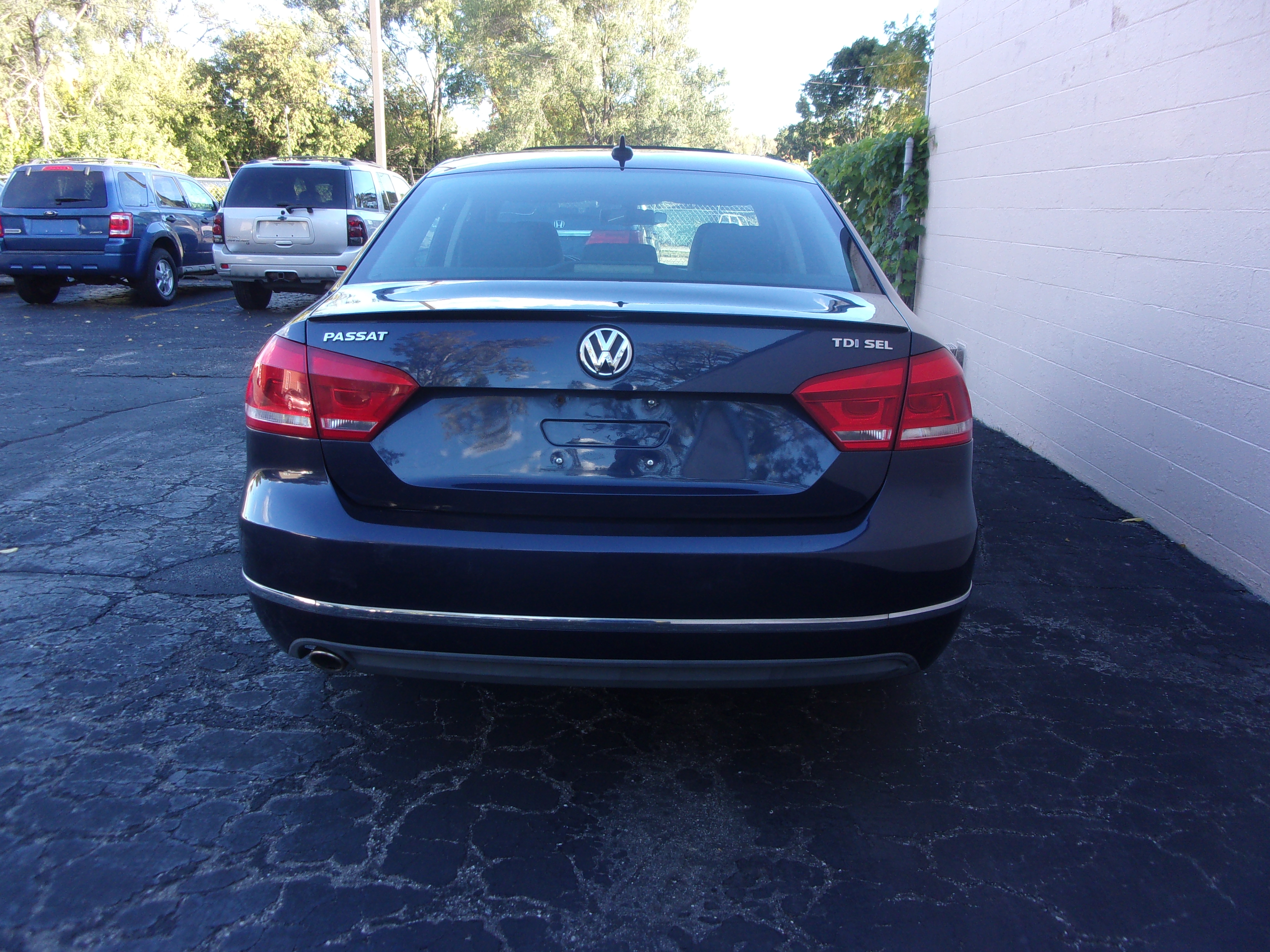 Used 2013 Volkswagen Passat TDI SEL Premium FWD image 5