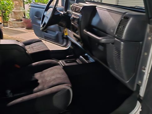 Used 2005 Jeep Wrangler Sport image 22