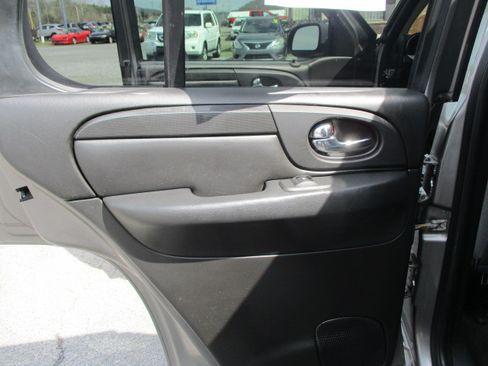 Used 2007 GMC Envoy SLE image 24