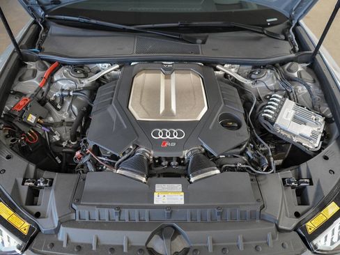Used 2024 Audi RS 6 performance image 37
