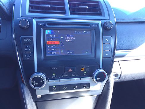 Used 2012 Toyota Camry SE image 15