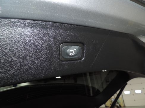 Used 2024 Ford Edge SEL image 32