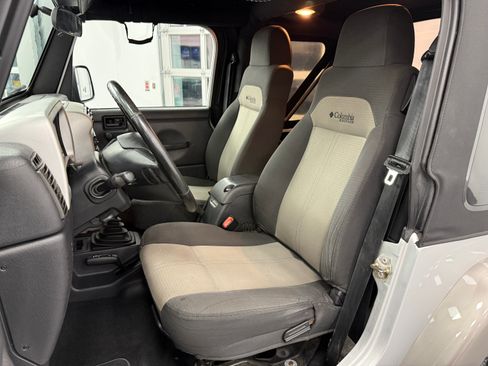 Used 2004 Jeep Wrangler X image 18