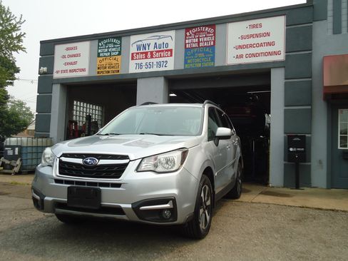 Used 2018 Subaru Forester 2.5i Premium AWD/4WD image 1