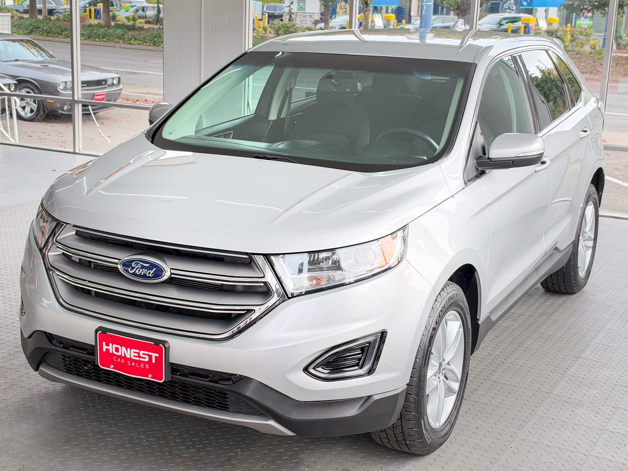 Used 2018 Ford Edge AWD SEL image 3