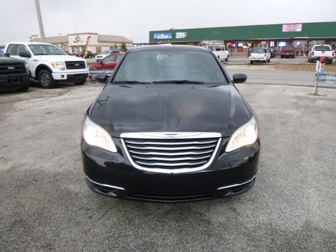Used 2014 Chrysler 200 Limited image 3
