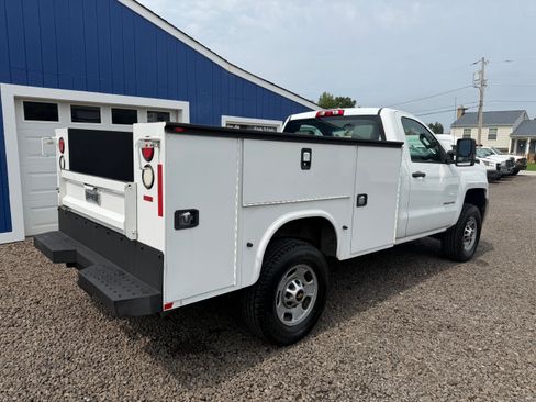 Used 2018 Chevrolet Silverado 2500 4x4 Regular Cab image 5