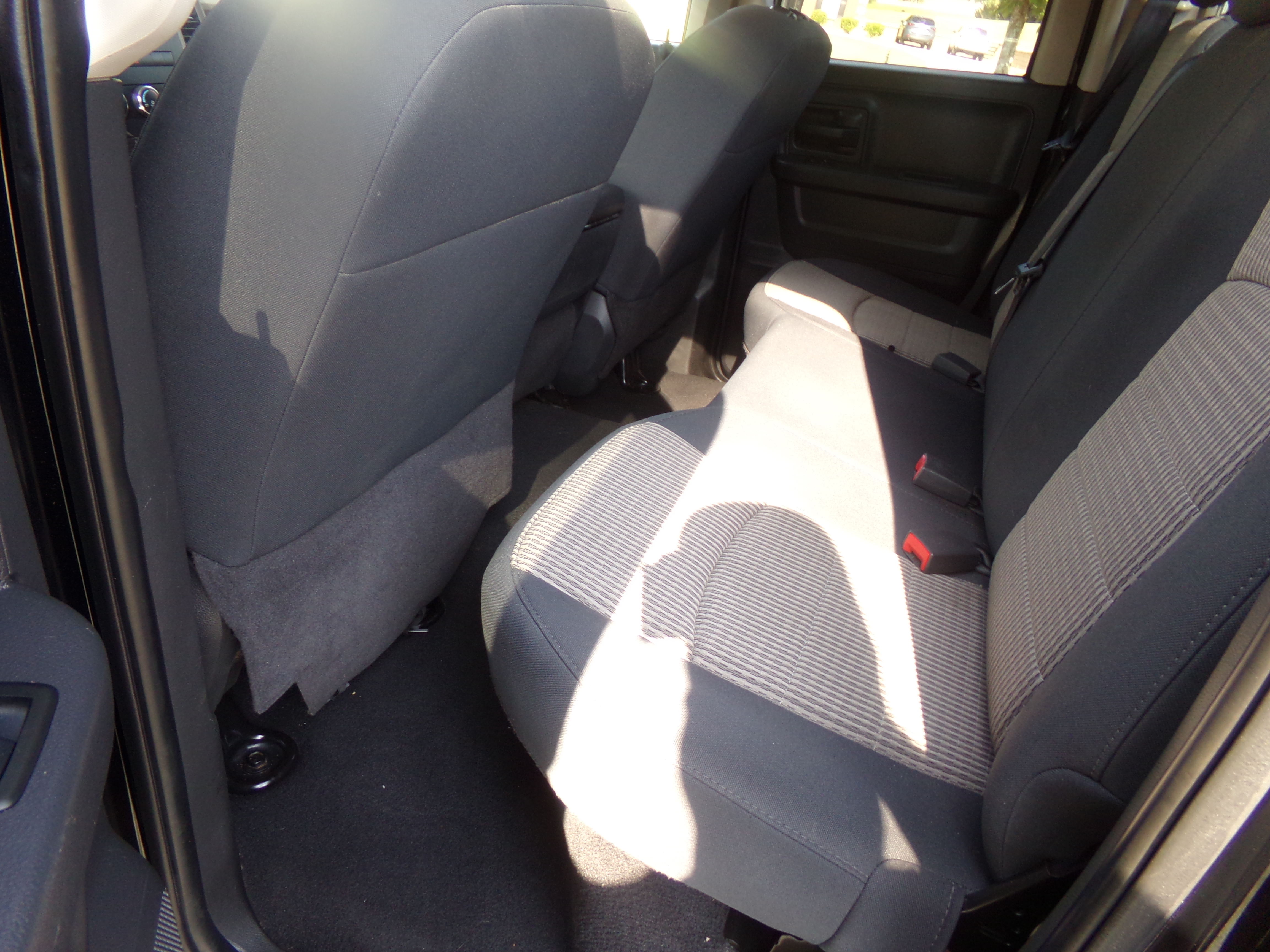 Used 2012 RAM 1500 2WD Quad Cab ST image 16