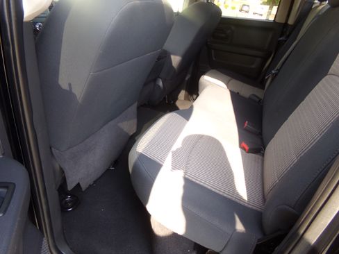 Used 2012 RAM 1500 2WD Quad Cab ST image 16