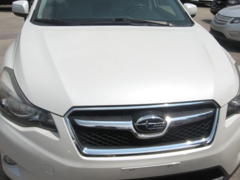 Used 2014 Subaru XV Crosstrek 2.0i Premium AWD/4WD image 2