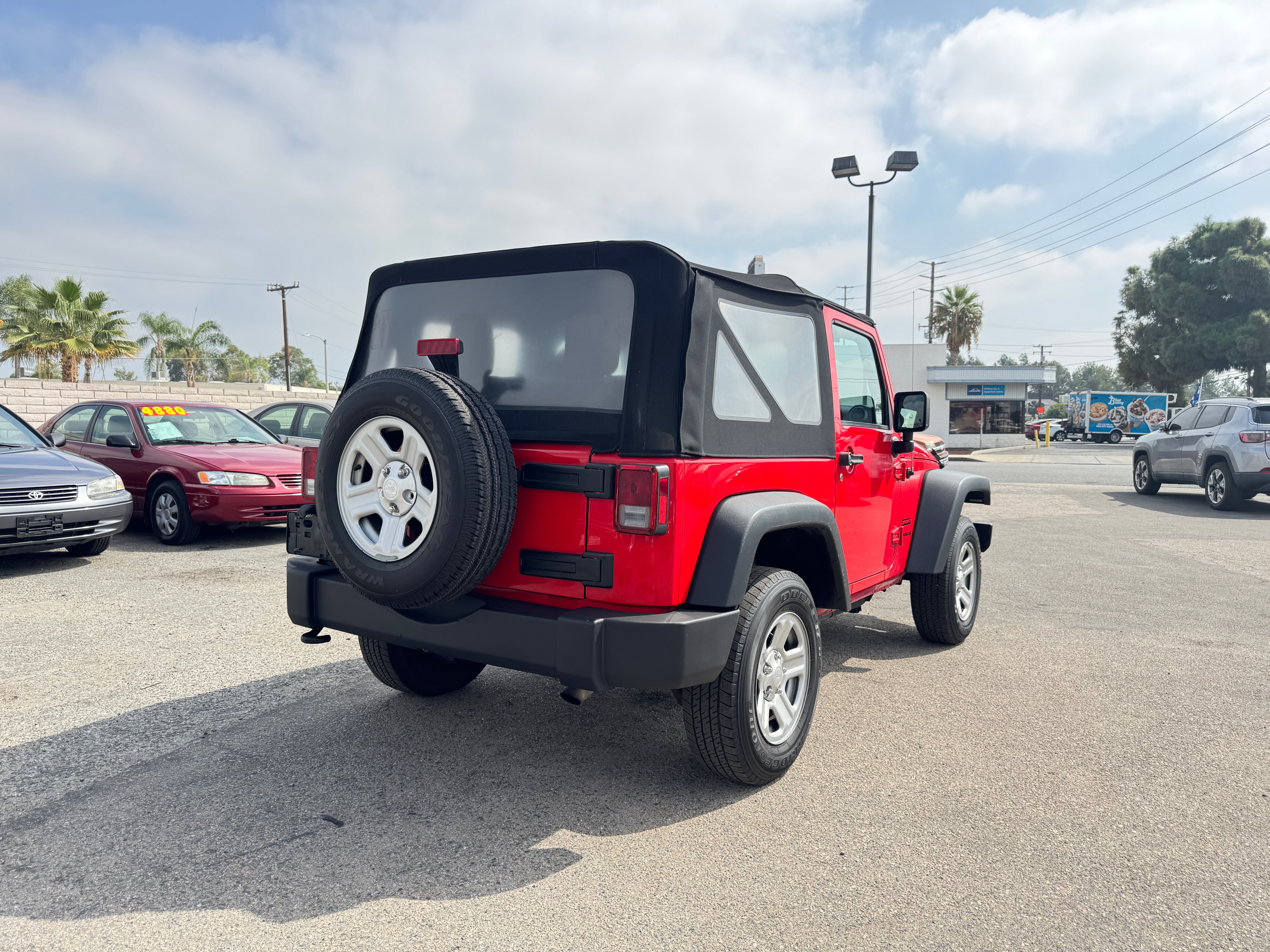 Used 2016 Jeep Wrangler 4WD Sport image 8