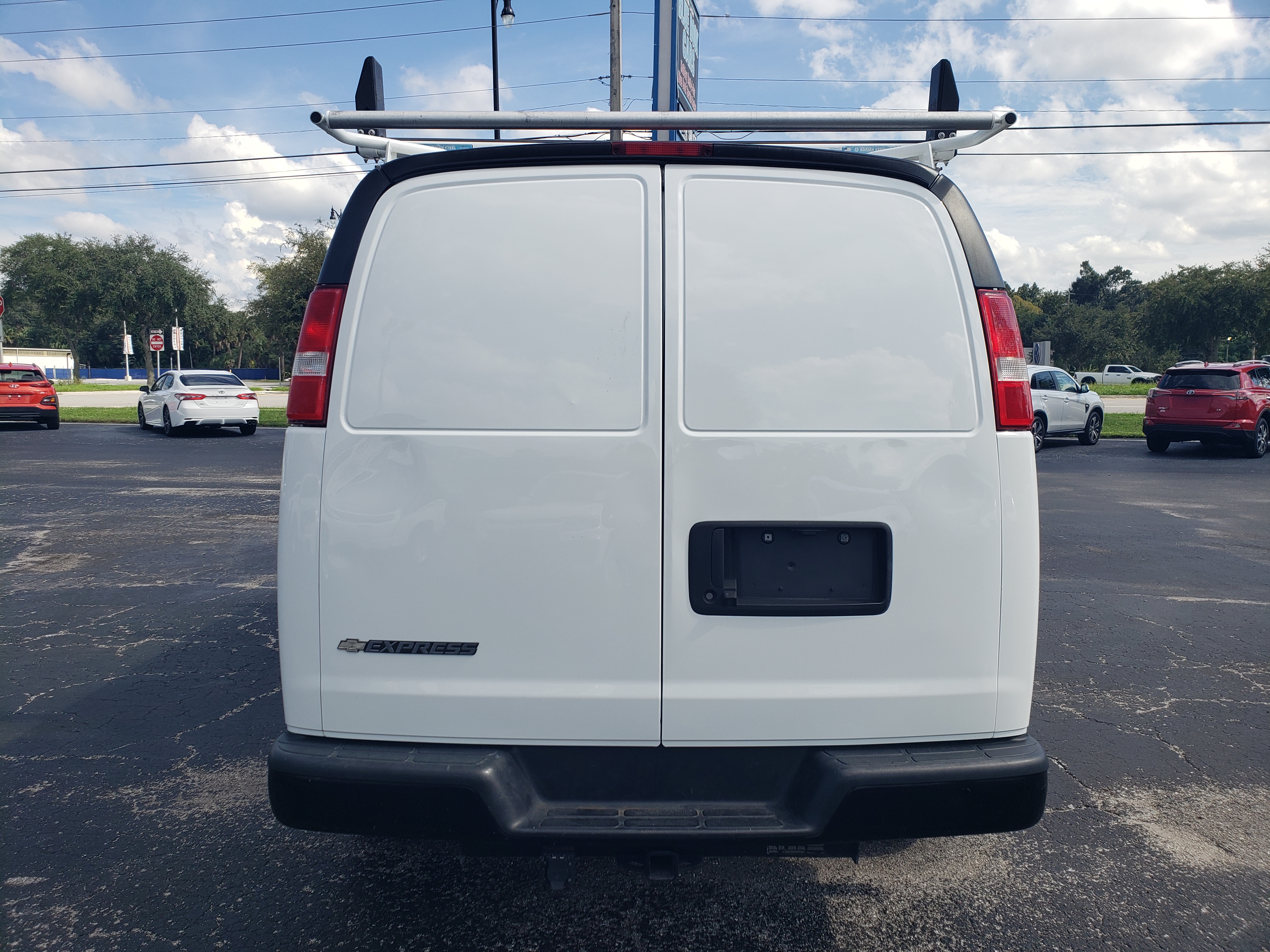 Used 2023 Chevrolet Express 2500 UNAVAIL RWD image 4