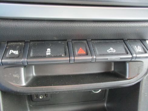 Used 2022 Chevrolet Colorado LT image 40