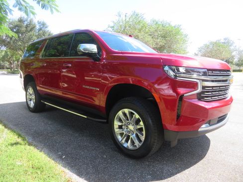 Used 2023 Chevrolet Suburban Premier image 10