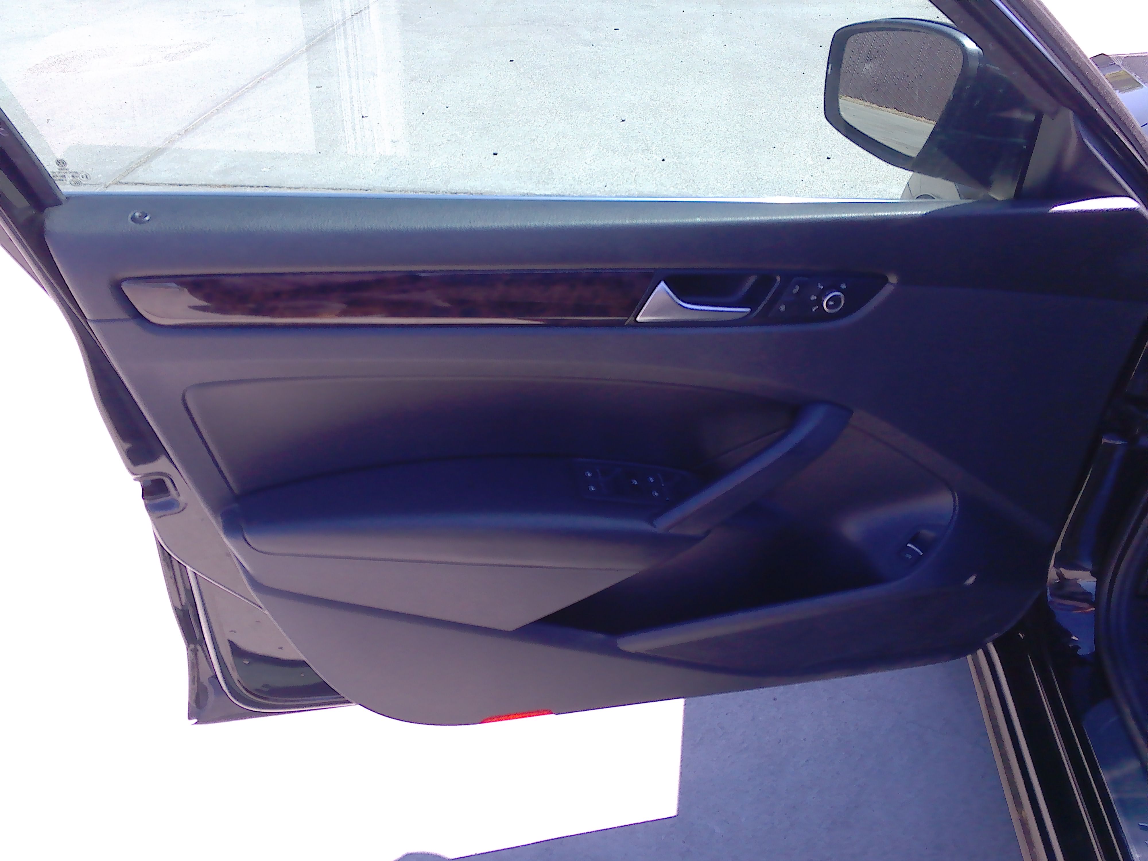 Used 2015 Volkswagen Passat TDI FWD image 9