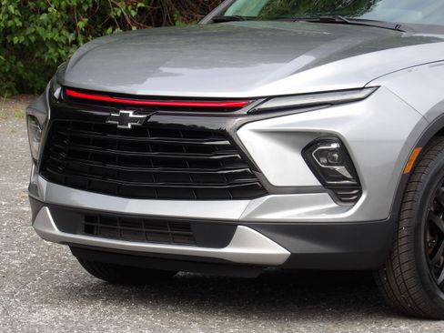 Used 2024 Chevrolet Blazer FWD LT w/ 2LT image 10
