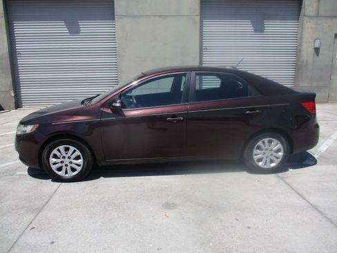 Used 2010 Kia Forte EX image 1
