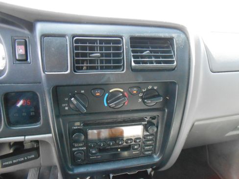 Used 2002 Toyota Tacoma PreRunner image 18