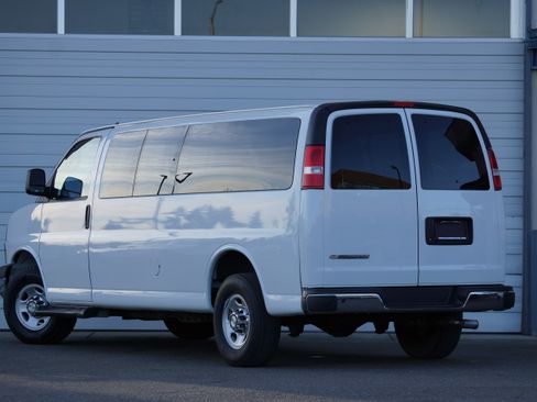 Used 2021 Chevrolet Express 3500 LT image 4