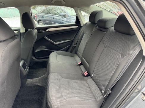 Used 2014 Volkswagen Passat 2.5 S image 10