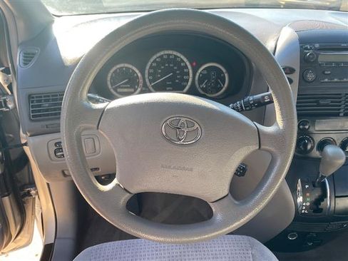 Used 2010 Toyota Sienna CE image 11