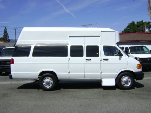 Used 2000 Dodge B3500 Maxi RWD image 2