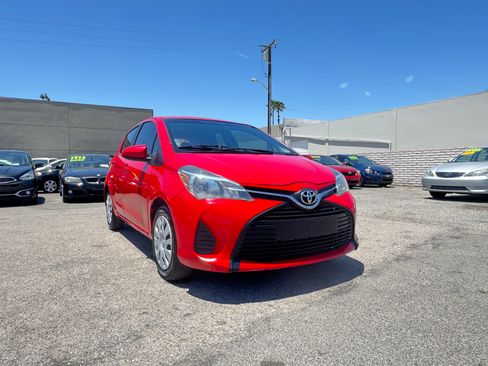 Used 2015 Toyota Yaris L Hatchback FWD image 12