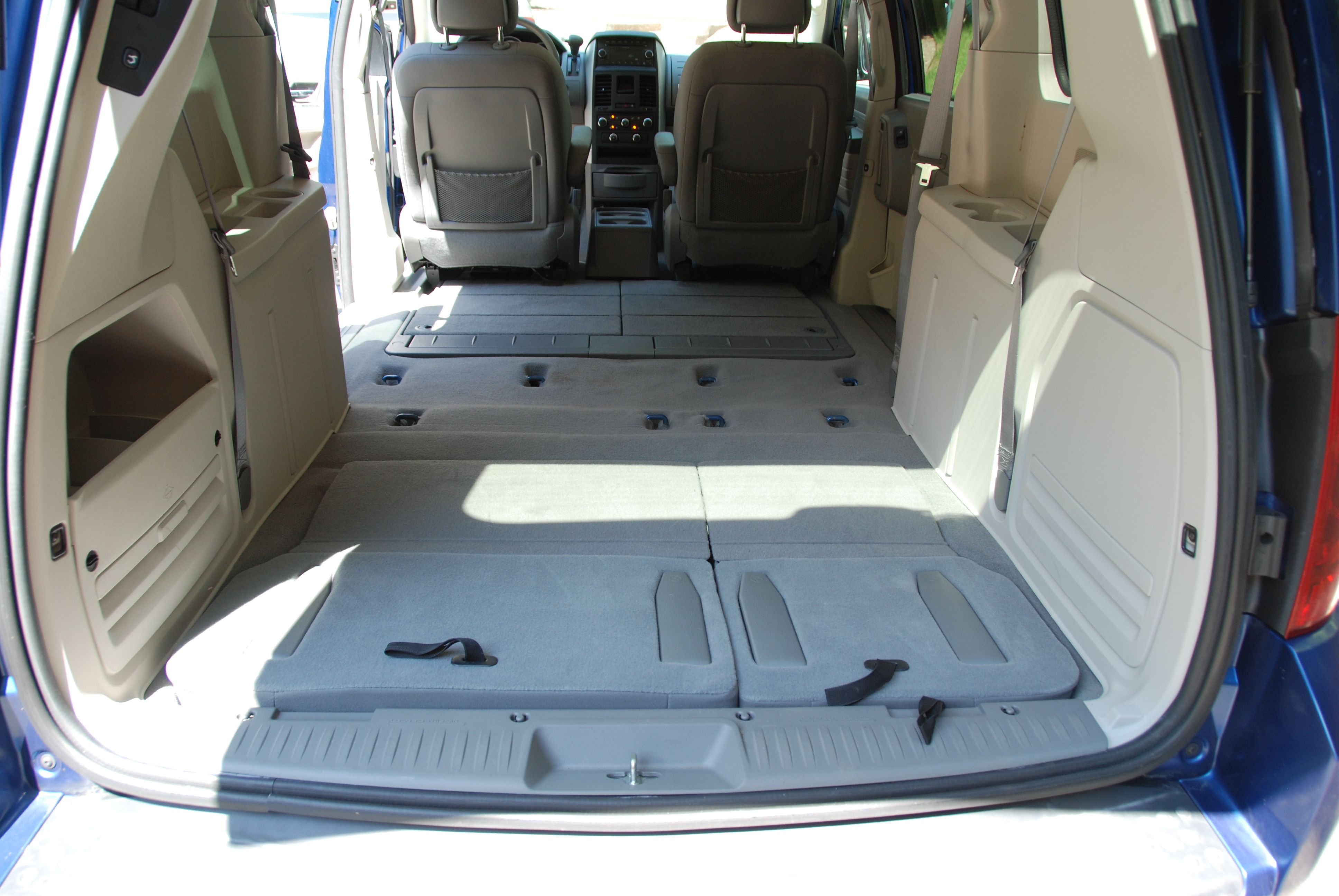 Used 2010 Dodge Grand Caravan SE FWD image 21