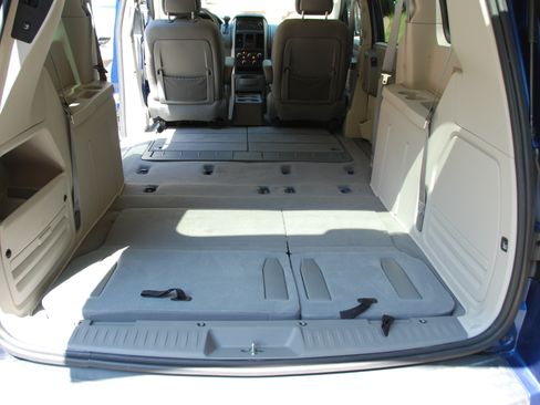 Used 2010 Dodge Grand Caravan SE FWD image 21