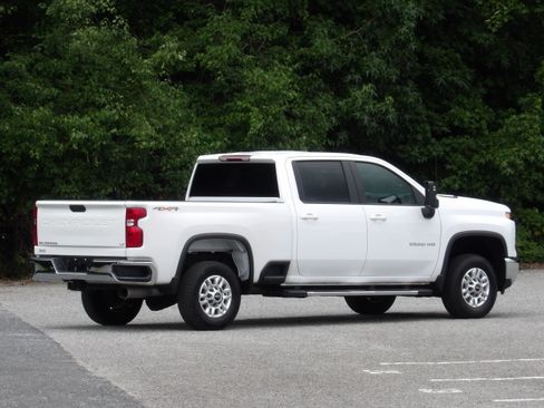 Used 2025 Chevrolet Silverado 2500 4x4 Crew Cab LT image 9