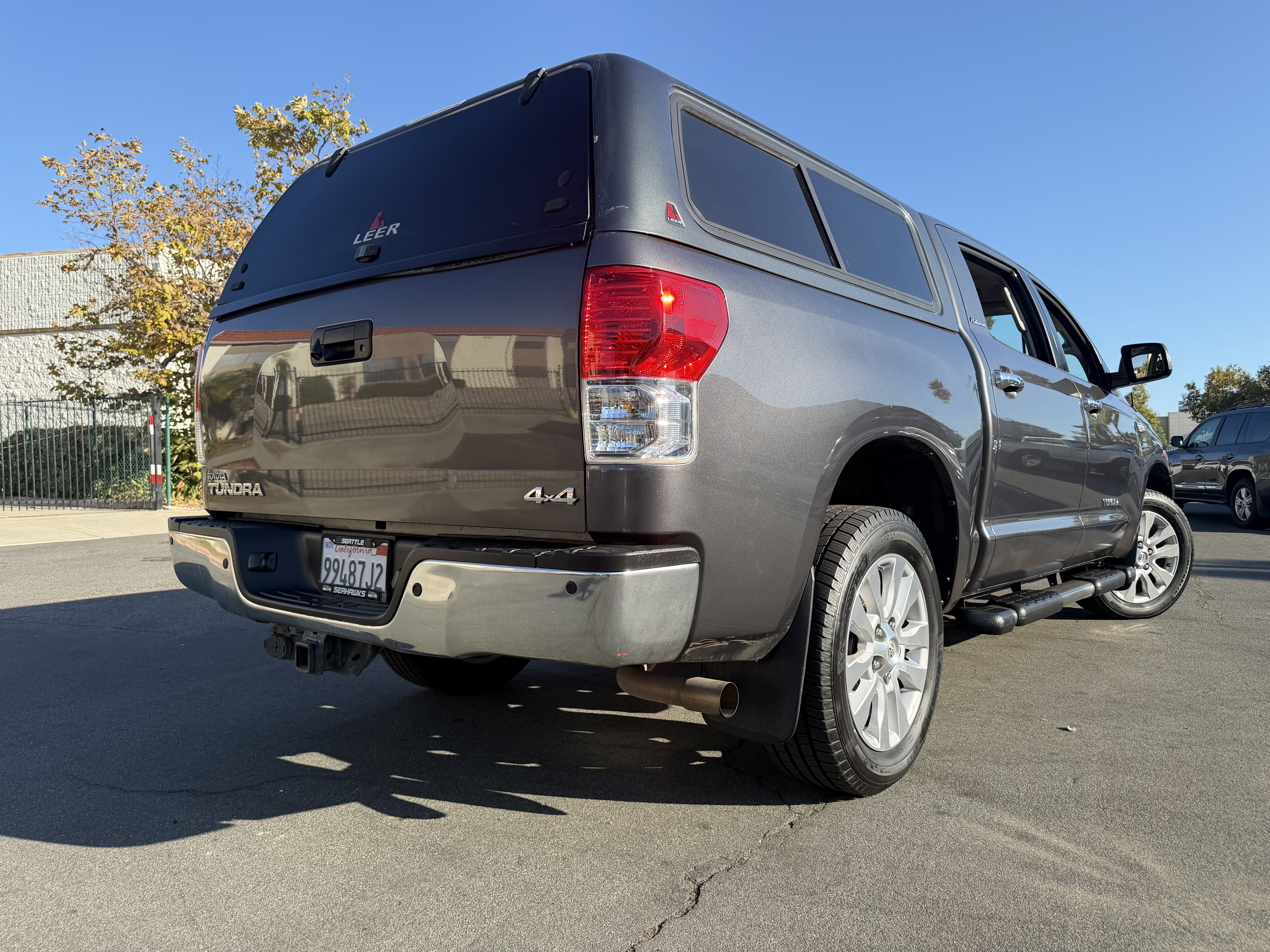 Used 2013 Toyota Tundra 4x4 CrewMax Platinum image 9