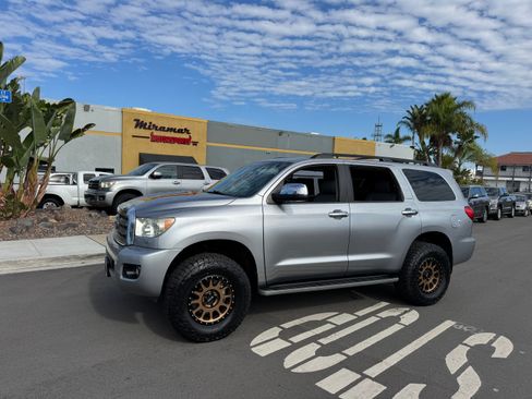Used 2012 Toyota Sequoia Platinum image 1