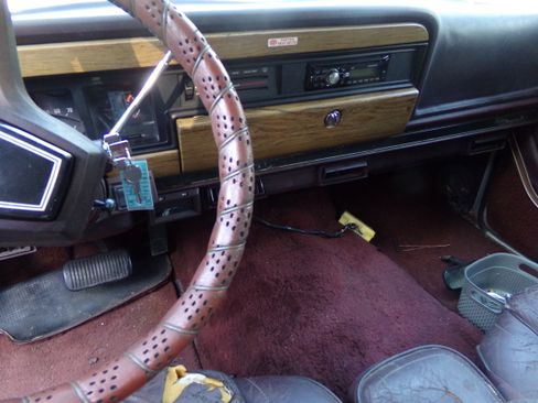 Used 1988 Jeep Grand Wagoneer image 21