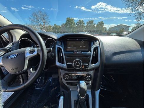 Used 2014 Ford Focus Titanium image 11