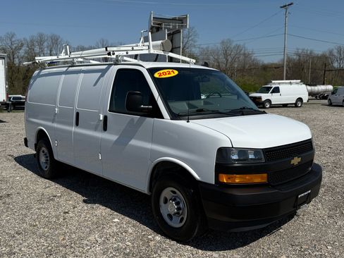 Used 2021 Chevrolet Express 3500 image 1