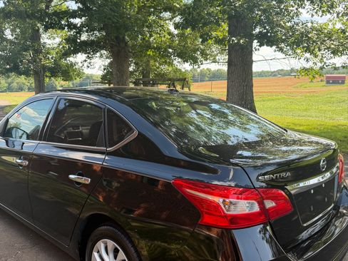 Used 2019 Nissan Sentra SV w/ Trunk Package FWD image 9