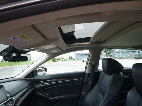 Used 2018 Honda Accord 1.5T Touring image 16