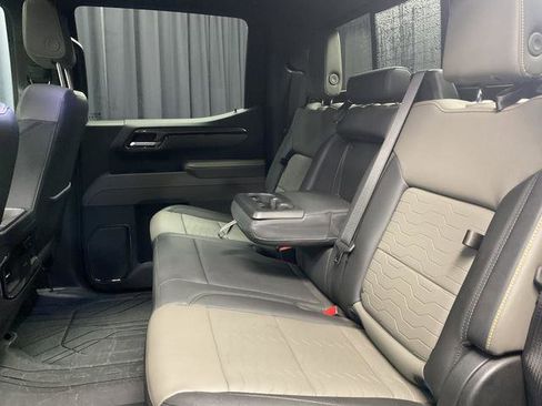 Used 2025 Chevrolet Silverado 1500 ZR2 image 9