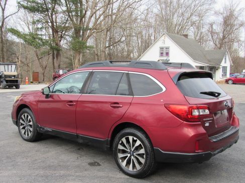 Used 2017 Subaru Outback 2.5i Limited image 6