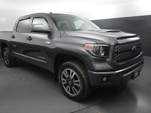 Used 2018 Toyota Tundra SR5 image 7