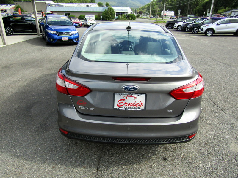 Used 2014 Ford Focus SE Sedan FWD image 8