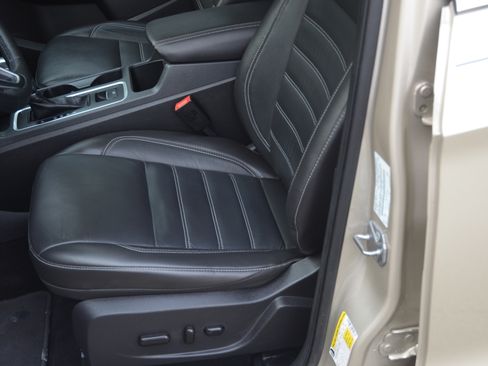 Used 2018 Ford Escape 4WD SEL image 9