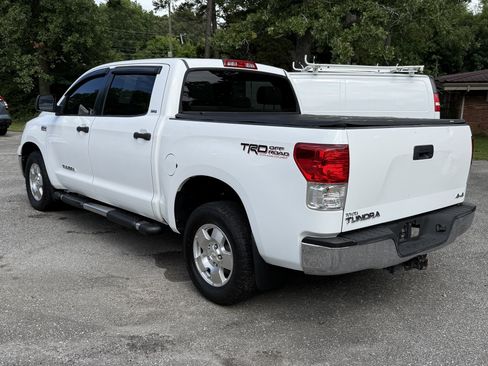 Used 2010 Toyota Tundra 4x4 CrewMax image 2