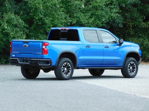 Used 2024 Chevrolet Silverado 1500 ZR2 image 9