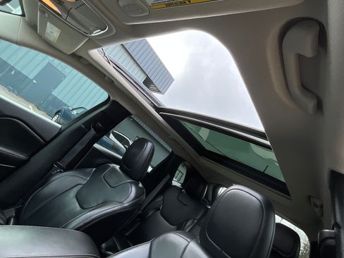 Used 2016 Jeep Cherokee High Altitude image 13