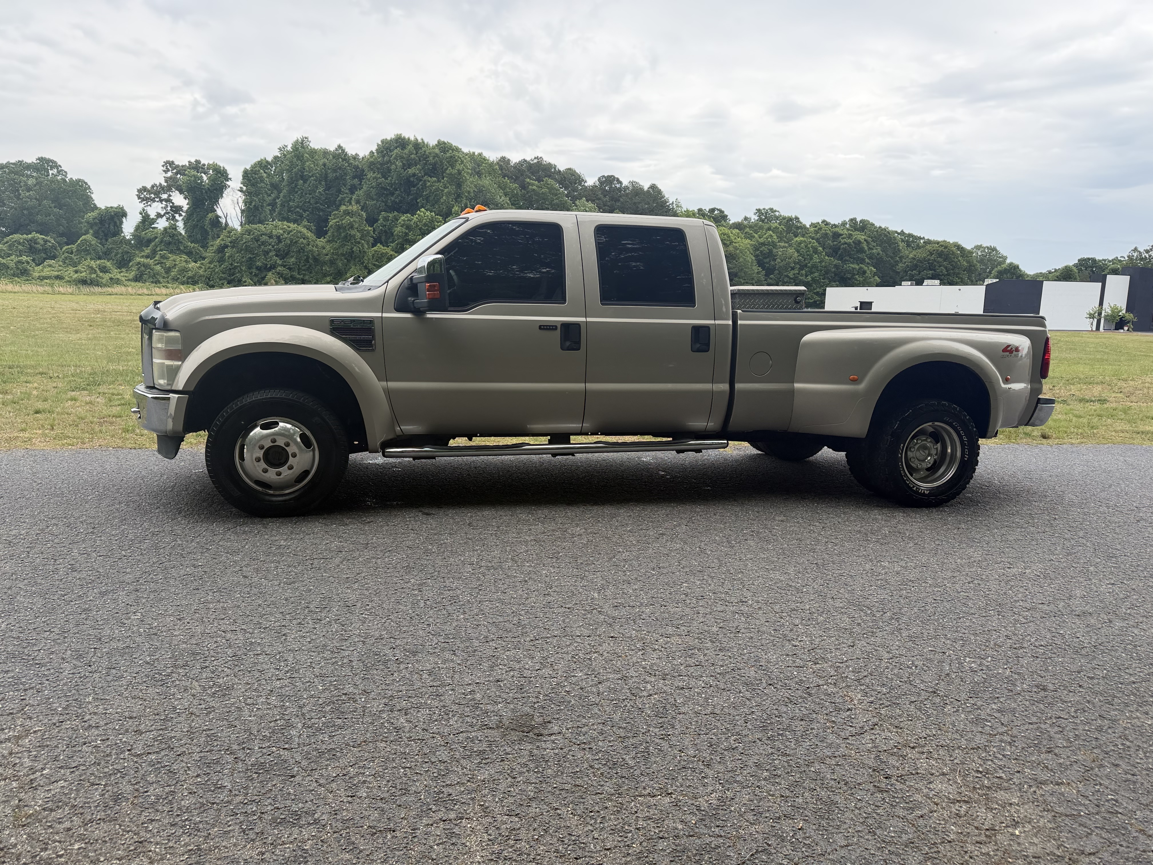 Used 2008 Ford F350 4x4 Crew Cab DRW Super Duty image 3
