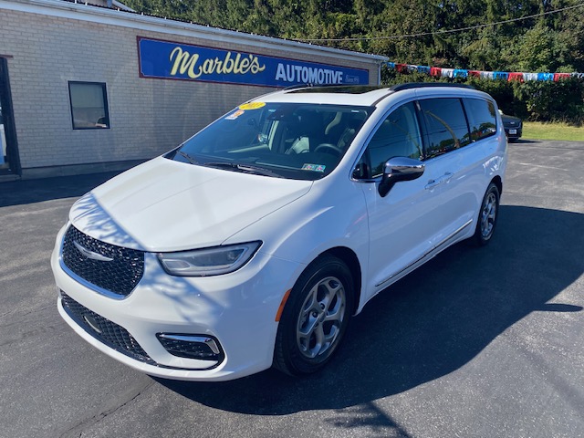 Used 2023 Chrysler Pacifica Limited FWD image 1