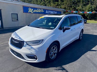 Used 2023 Chrysler Pacifica Limited